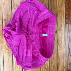 ALO Yoga Fuchsia Shorts